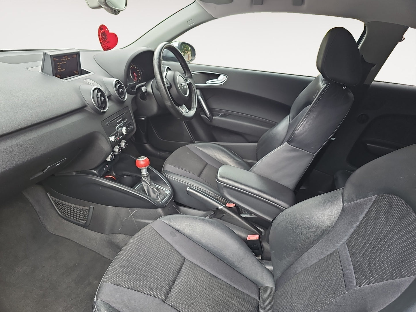 Audi A1 1.4 TFSI CoD S line S Tronic Euro 5 (s/s) 3dr